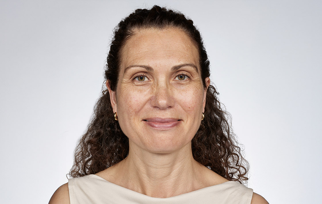 A person before using Future Renew Night Serum